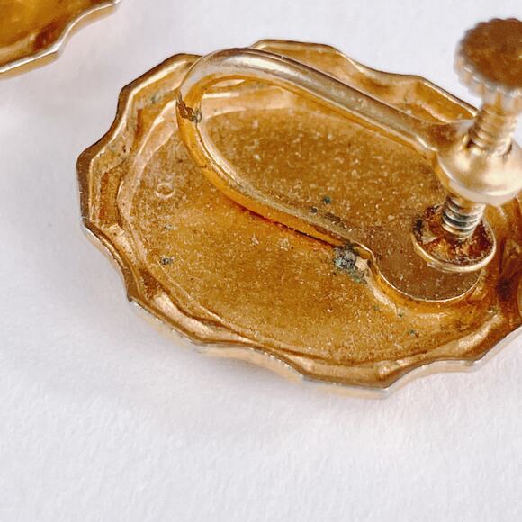 VTG 1950s Reverse Painted Glass Floral Screw Back Earrings Gold Tone - Picture 7 of 9